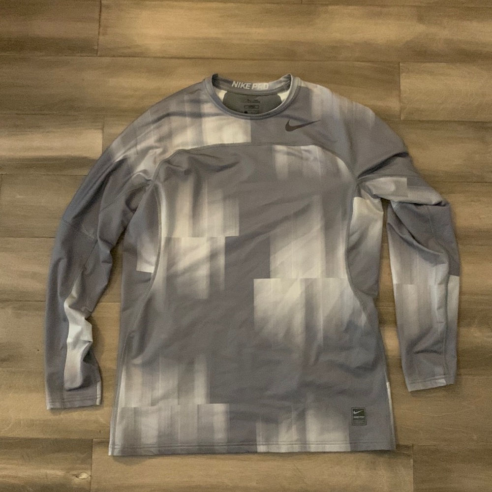 Nike Men’s Pro Hyperwarm running shirt